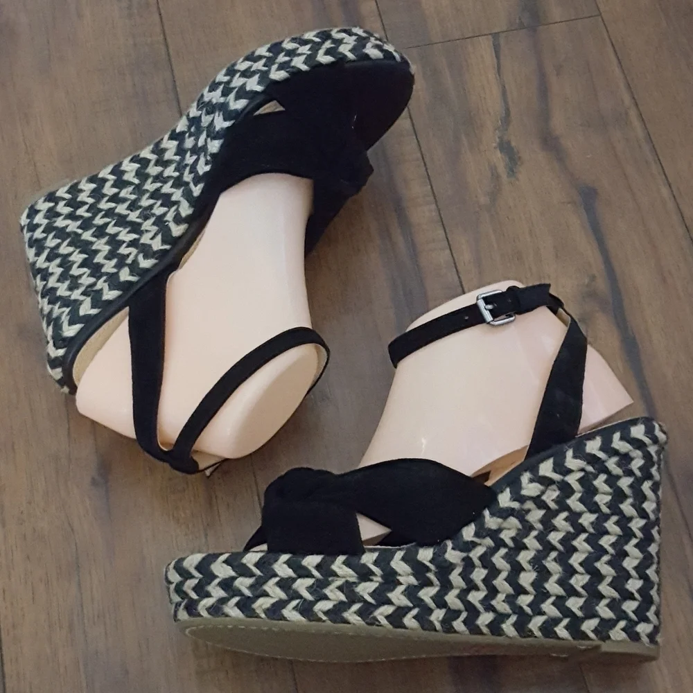 Frye Black Charlotte Twist Ankle Strap Wedge Sandals NWOT‎